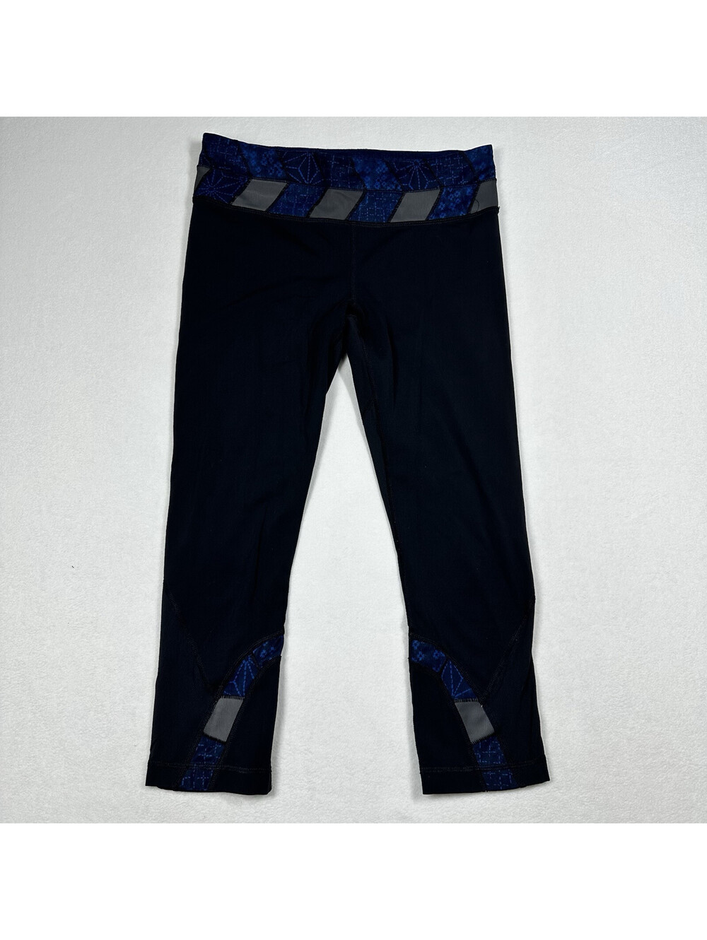 Lululemon Run Inspire Crop II Sashiko Reflective Blue Size 6
